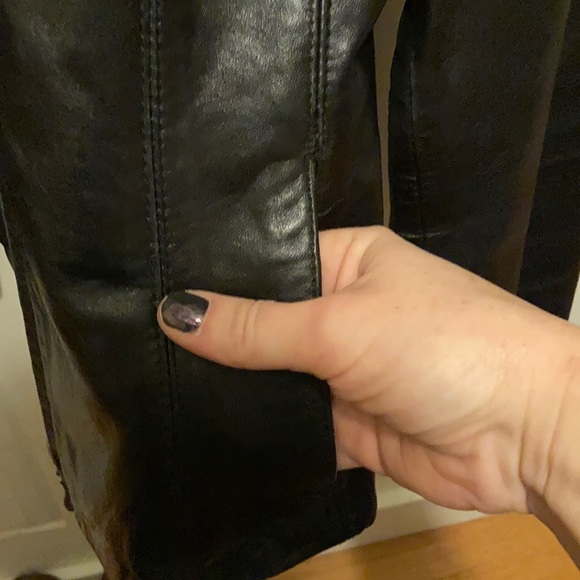 Leather jacket - Picture 4 of 6